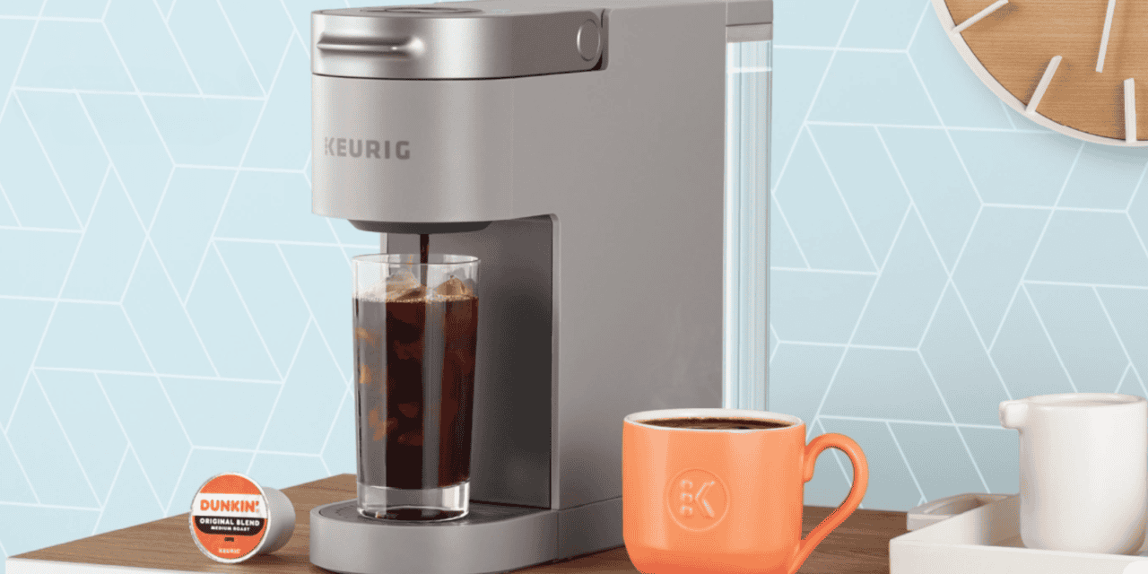 Cafetera Keurig con caja de K-Cups a solo $126